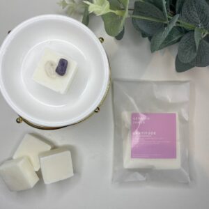 Gratitude Crystal Wax Melt: Vegan Soy Wax with Coconut and Sweet Orange Scent - Infused with Clear Quartz and Amethyst - UK Made